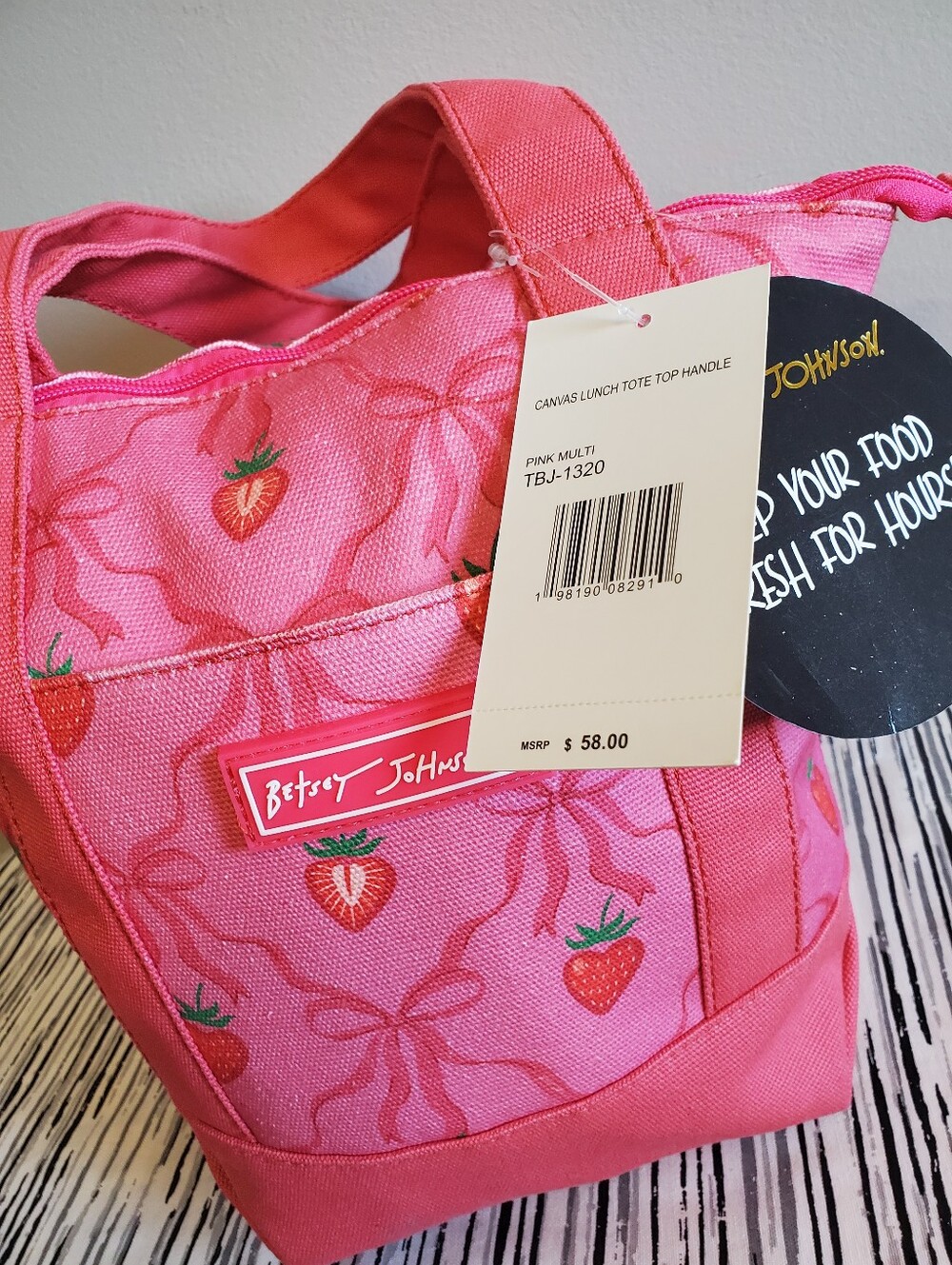 Betsey Johnson Pink Strawberry Canvas Insulated Lunch Tote - Picture 9 of 12